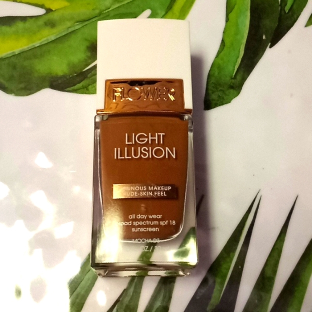 Flower Light Illusion Luminous Makeup Mocha D3- 1 oz Bottle.